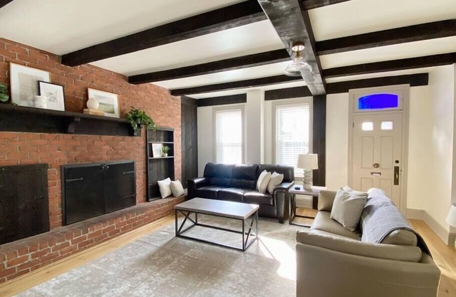 Quaint, Vintage Reno in Manheim