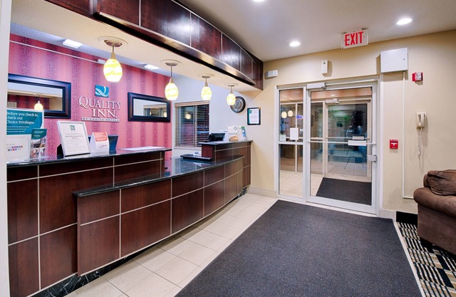 Quality Inn Brooklyn Center