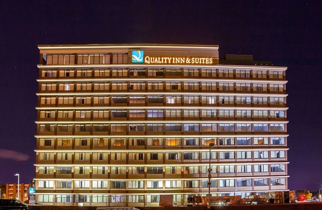 Quality Inn & Suites Cincinnati Downtown Area