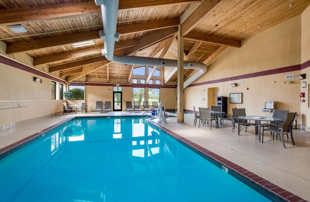 Quality Inn & Suites Lawrence - University Area