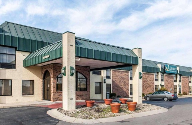 Quality Inn & Suites Shelbyville I-74