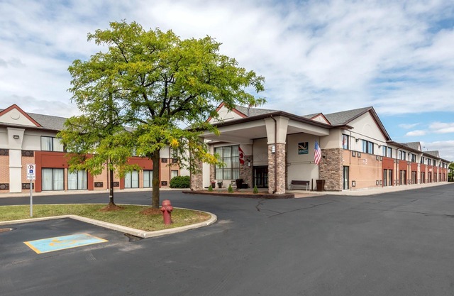 Quality Inn & Suites - Toronto West