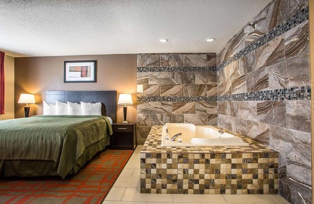 Quality Inn & Suites West Bend