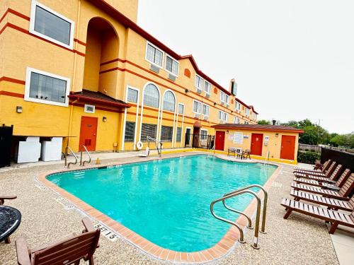 Quality Suites San Antonio Brooks City Base