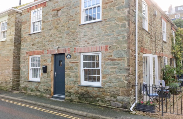 QUAY COTTAGE, family friendly, with a garden in Salcombe