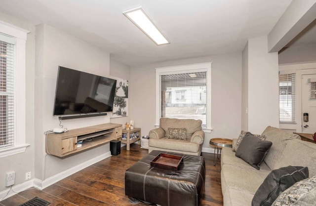 Queen City Homestead – For 6!