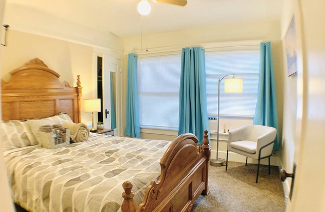 Queen Full Twin Bed/Sleeps 5/Furnished Private APT/In-Unit Washer Dryer/65" HDTV