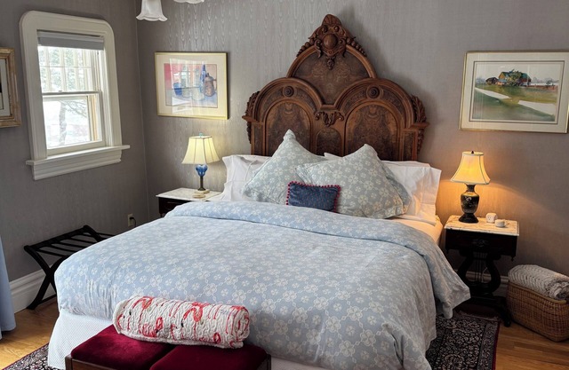 Queen's View B&B- Queen's Room, Sauna, Pool, Garden, Lake Views, Bayfield, WI