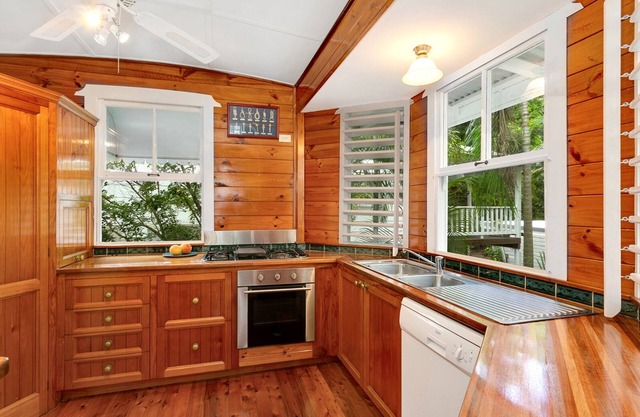 Queenslander on Marshall