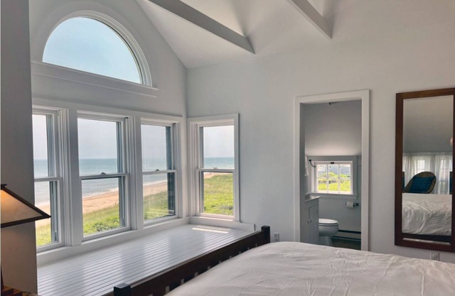 Quidnet Waterfront with Private Beachfront. Magnificent Sunrise and sunsetsi