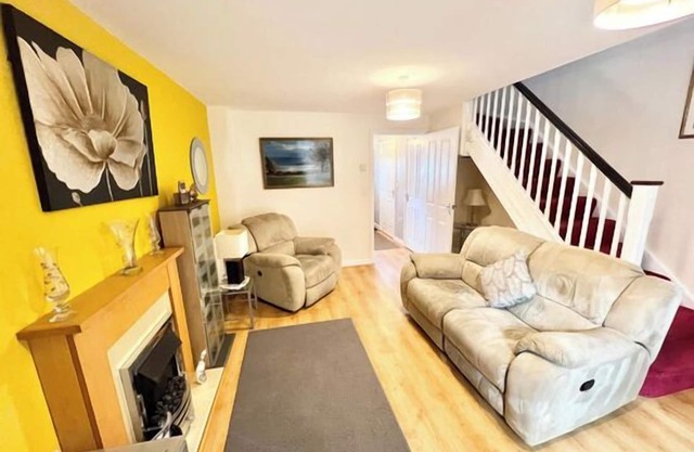 Quiet 2bedroom Home-Garden-Parking-Family Friendly