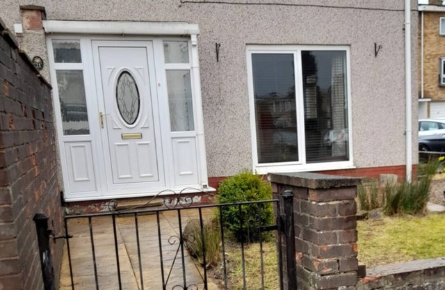 Quiet 3 bed close to the A1