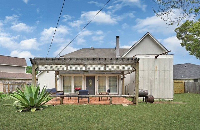 Quiet 4BR Near Nasa & Kemah, King Bed, Bbq, Patio