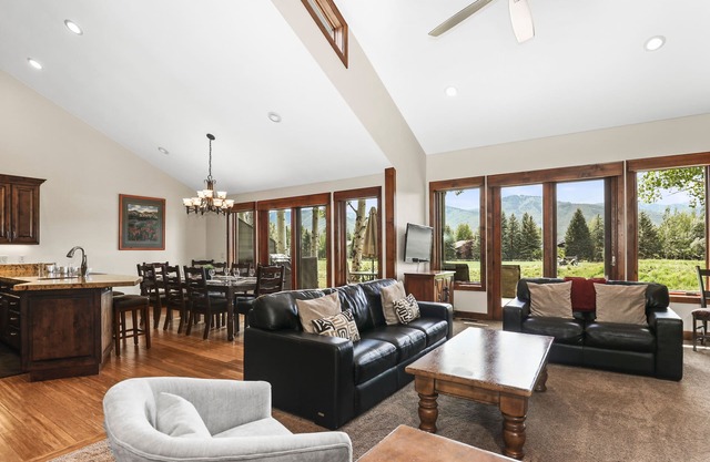 Quiet and Convenient Park City Retreat - Hot Tub