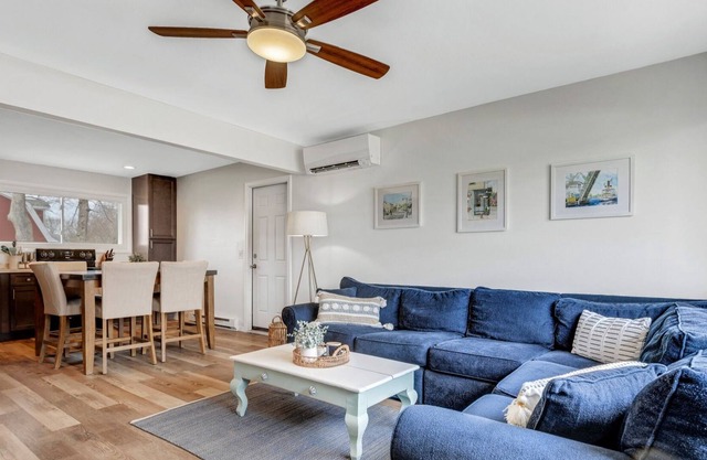 Quiet And Cozy Mystic Ranch Close To Everything 3 Bedroom Home by Redawning