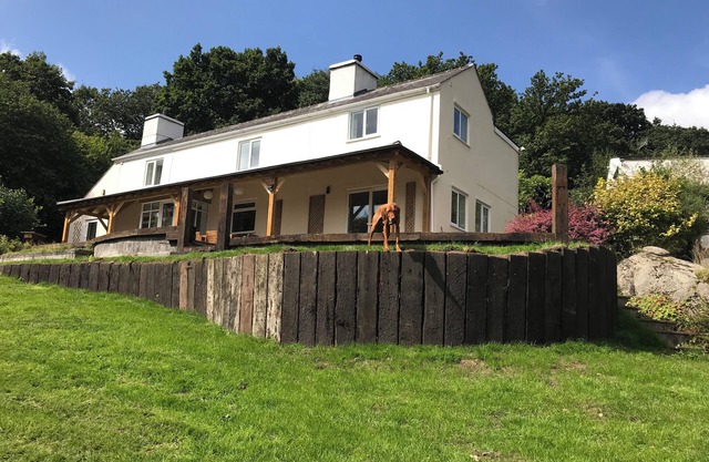 Quiet and secluded farmhouse, with far reaching views, spacious and comfortable