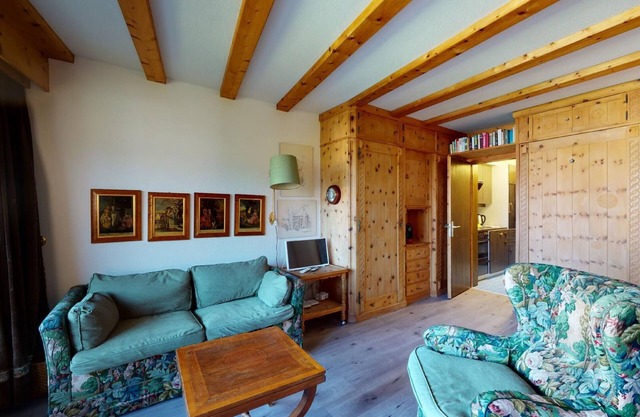 Quiet and sunny single-roomed apartment on the second floor, 38 m2.