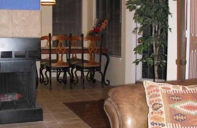 Quiet, Beautifully Furnished, 2BR/2BA Ventana Canyon Condo