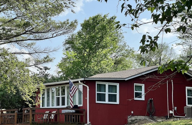 Quiet Cabin on Toronto Lake