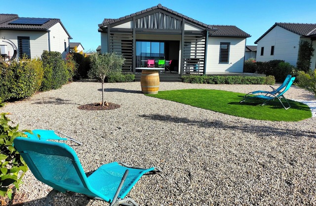 Quiet chalet in a residential leisure park near Marseillan