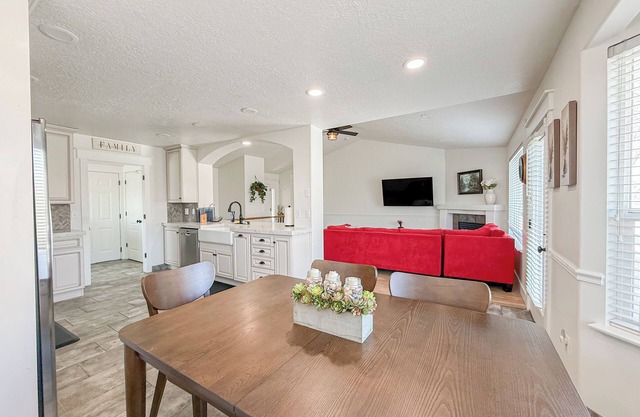 Quiet & Conveniently Located - 3 Bedrooms 2 Bathroom