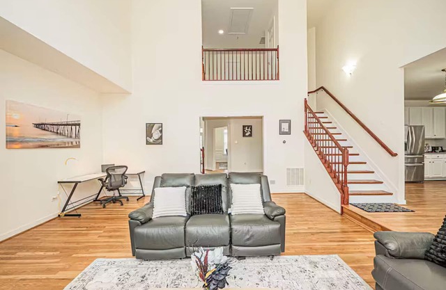 Quiet Escape with Easy DC Access-5BRMs Free Parking