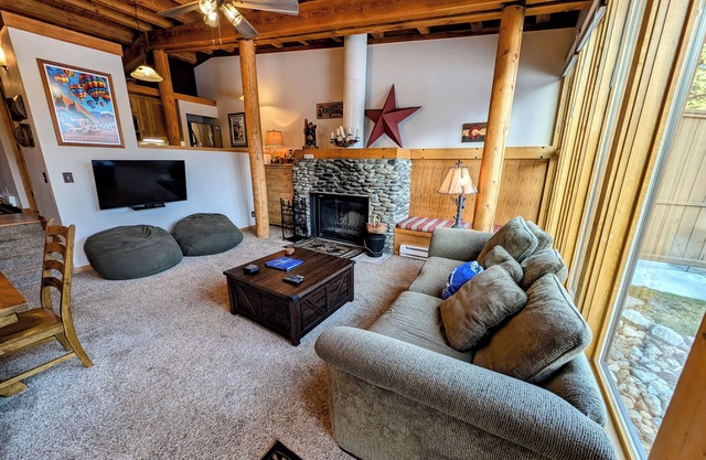 Quiet, Floor-to-Ceiling Windows, Best View!