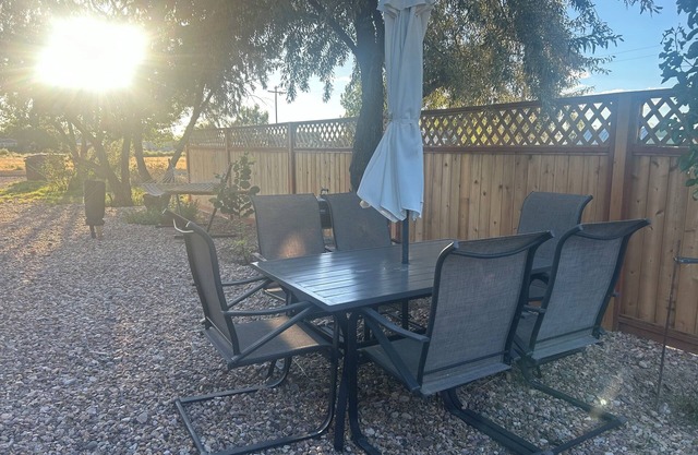 Quiet Glamper on the Lake – Extended Stays Welcome