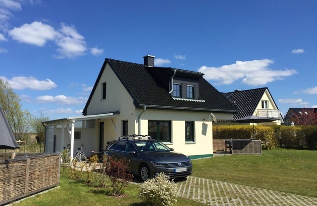 Quiet holiday home right on the Baltic Sea near Warnemünde