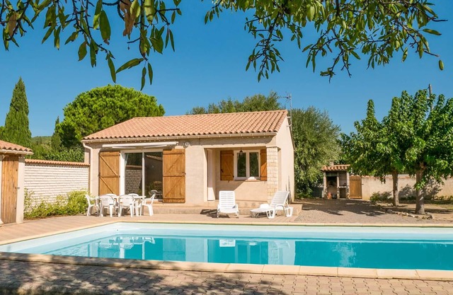 Quiet house classified 3* with private pool near shops and canal du midi