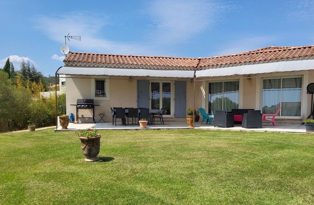 Quiet house with pool near AVIGNON and SAINT REMY DE PROVENCE
