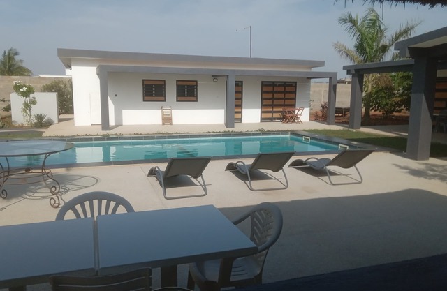 Quiet house with private pool