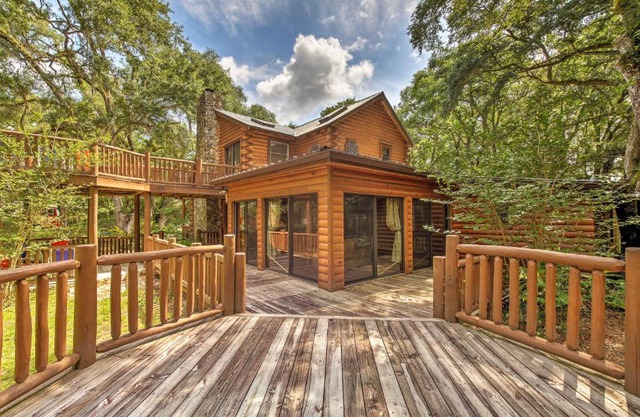 Quiet Inverness Log Cabin with Furnished Deck!