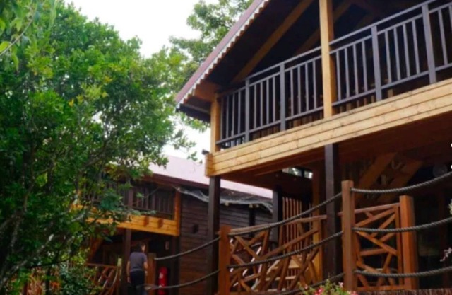 Quiet mountain chalet with mini gym, boule pitch, BBQ