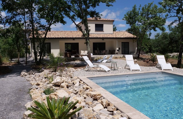 Quiet, new villa 15 minutes from the Gorges de l'Ardèche, ideal for families