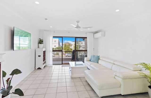 Quiet Palm Beach hideaway, your perfect coastal escape!
