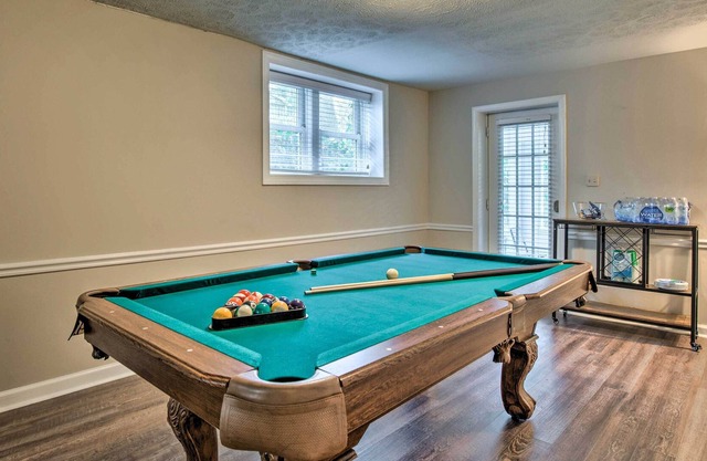 Quiet & Relaxing Atlanta Gem w/ Pool Table