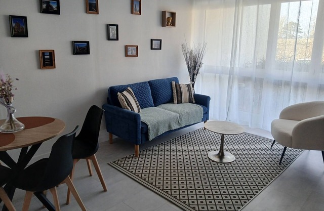 Quiet studio, near the center, in wooded residence