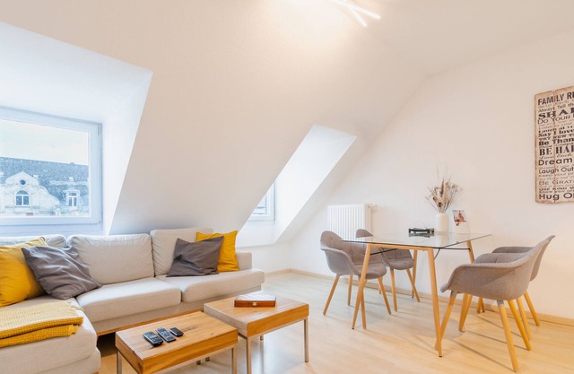 Quiet top floor apartment in the heart of Wiesbaden close to the theater, museum, RMCC, main station