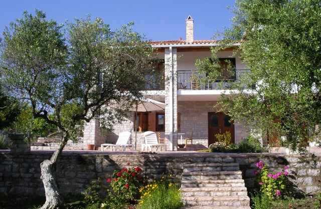 Quietly located in the olive grove, close to the sea and only 32 km from Olympia.