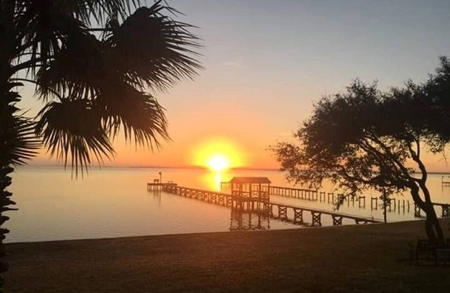 QUIETnQUAINT on the bay