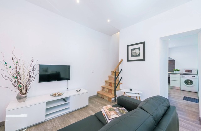 QUINZE GERMANS - Chalet with terrace in Port d'Andratx. Free WiFi