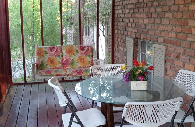 Quite cozy two bedroom one bath private leisure get a way.