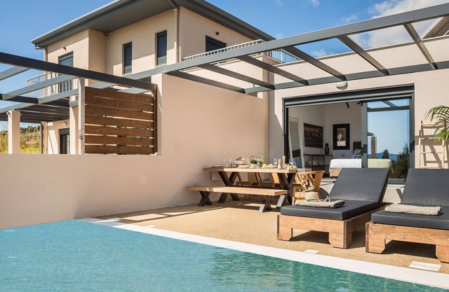 R 1477 Lepeda K4 with Closet, Pool View & House Wine and Fruit Basket upon arrival.