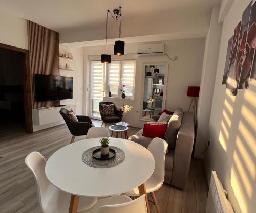 R Lux Apartman Jagodina Akva Park