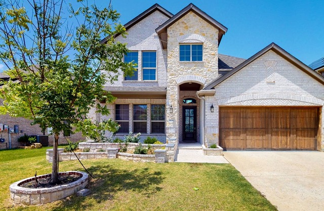 Radiant Rendevous | Bright & inviting house & studio in Frisco