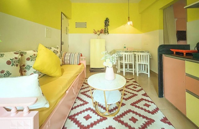 Radiant Retreat-Romantic Couple Getaway North Goa