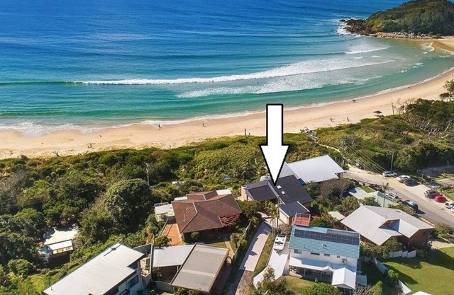 RAFF'S SHACK - Beachfront Property