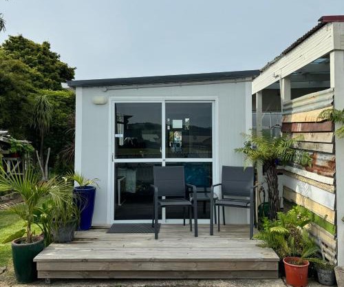 Raglan Seaview Cabin
