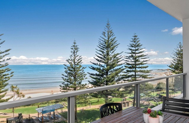 Rainbow Pacific Unit 14- Ocean Views overlooking Rainbow Bay in Coolangatta with Wi-Fi Inc.